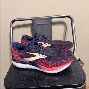 Brooks Ghost Running Shoes Women’s 8 Wide D Navy Pink Flawed